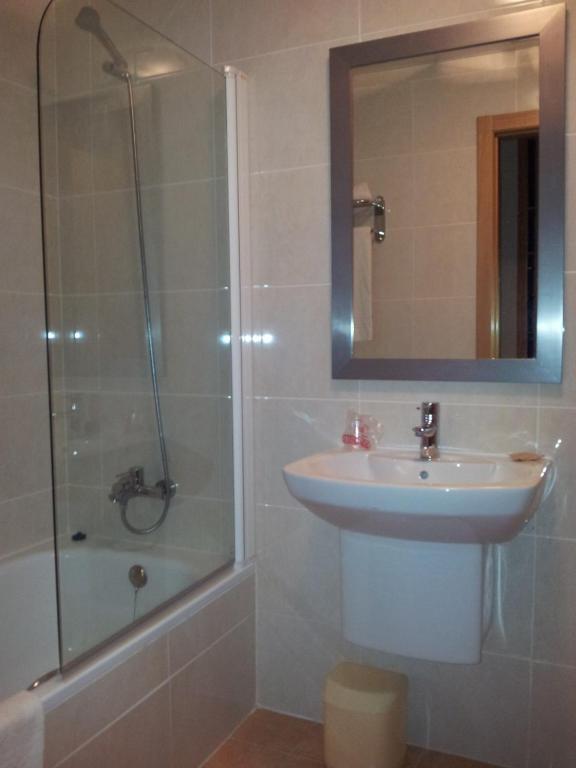 Hotel Av Apartamentos Lobios Room photo