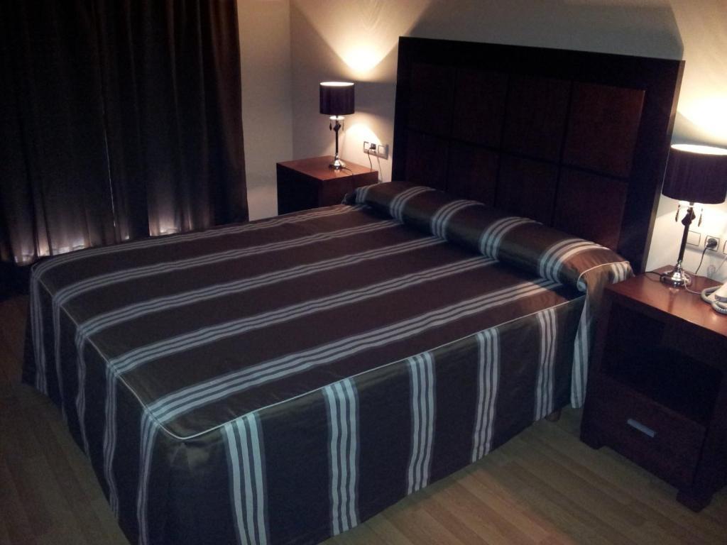 Hotel Av Apartamentos Lobios Room photo